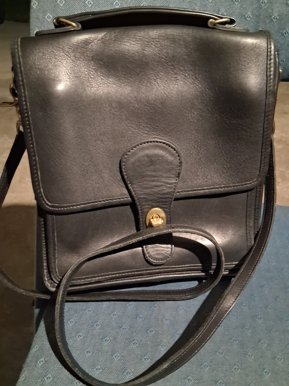 VTG COACH Station Silhouette Bag